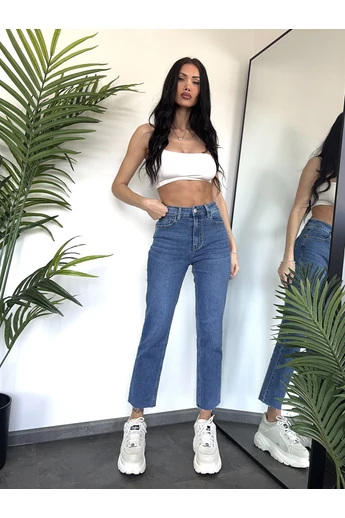 MOM jeans